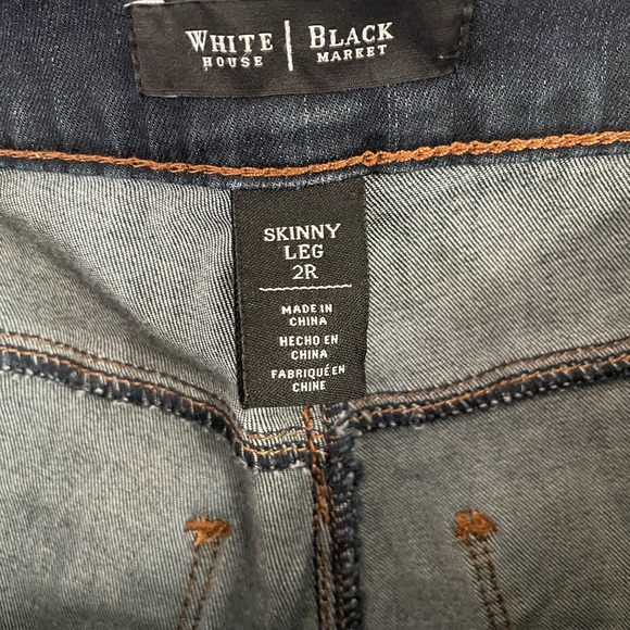 💥WHBM Skinny jeans. Size 2R💥 - Picture 3 of 7